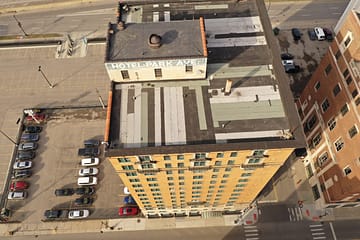 Aerial photo of Royal Palm Hotel in Detroit, MI